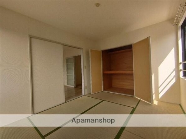 ライヴリタウンの物件内観写真